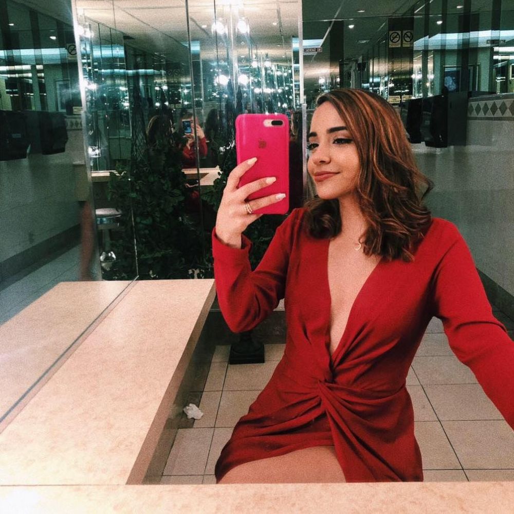 Meet your Posher, Violeta